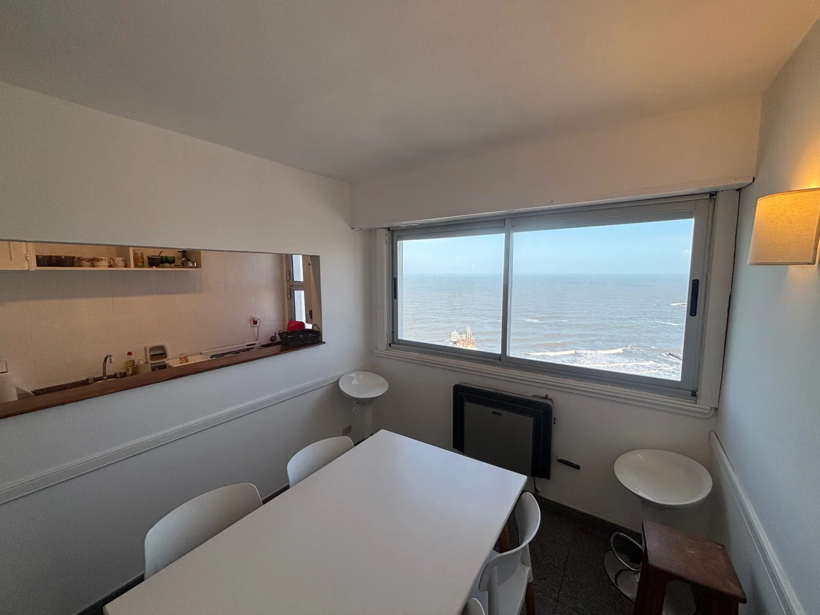 Venta Departamento 3 ambientes con Cochera y Plena Vista al Mar - Imagen 2