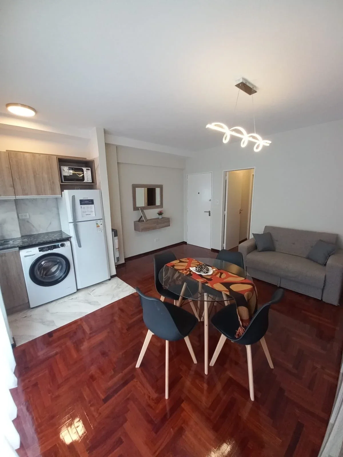 Venta Departamento 2 Ambientes con Balcón a La Calle. Zona Centro - Imagen 4