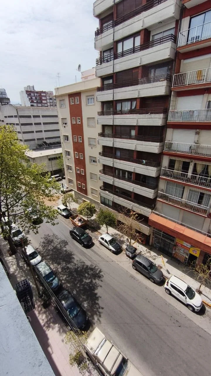 Venta departamento 4 ambientes con dependencia. Zona Plaza Mitre - Imagen 3