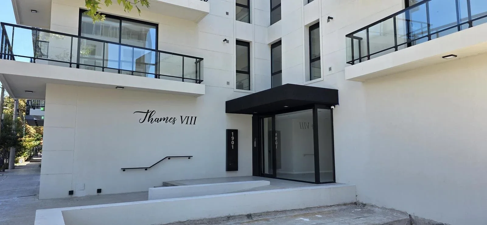 Venta Departamento 3 ambientes con Cochera y Baulera. Zona Aldrey - Imagen 2