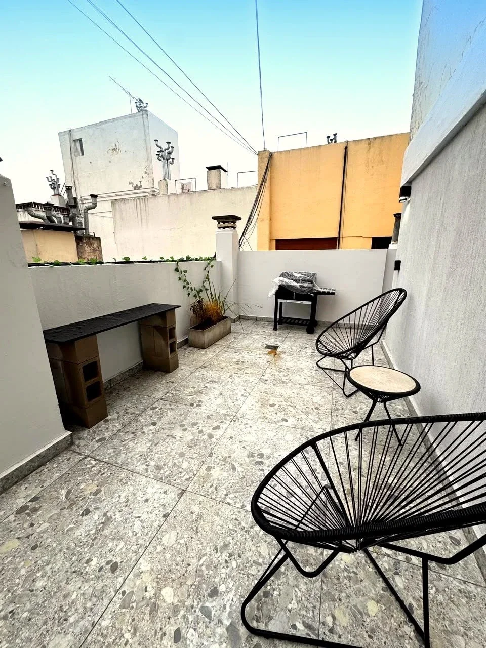 Venta Departamento 2 ambientes con 2 Terrazas y Parrilla. Zona Aldrey - Imagen 2