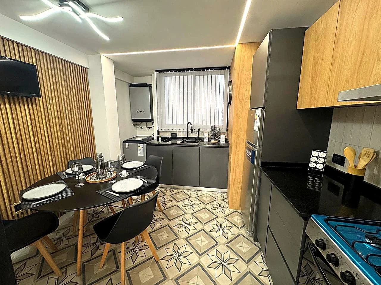 Venta Departamento 3 ambientes con Balcón a la calle. Zona Centro - Imagen 4