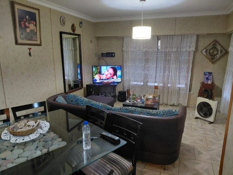 Venta Chalet 4 ambientes. Parque, Quincho. Gascón y Chaco - Imagen 4