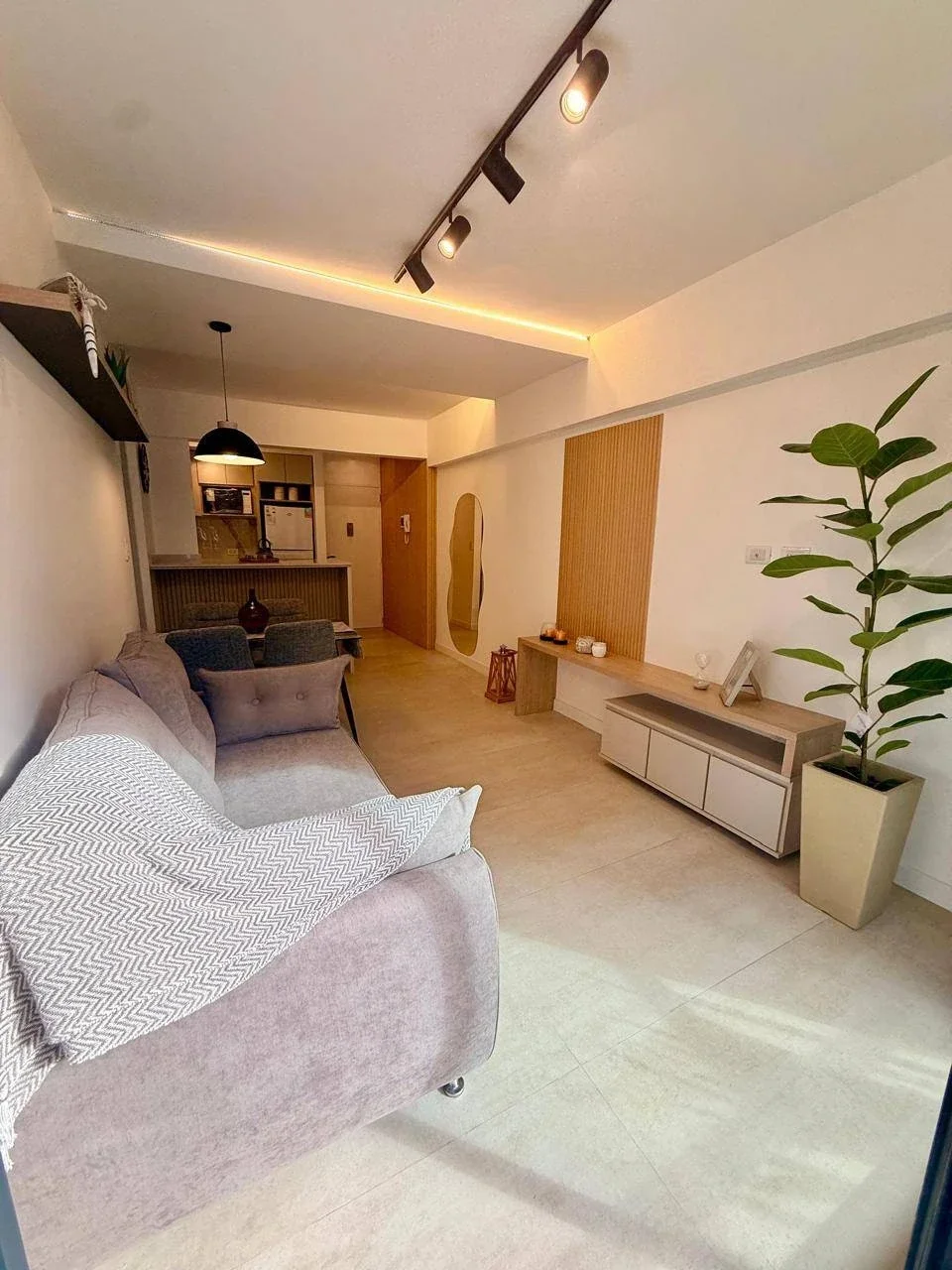 Venta Departamento 2 ambientes con balcón corrido. Zona Centro - Imagen 3