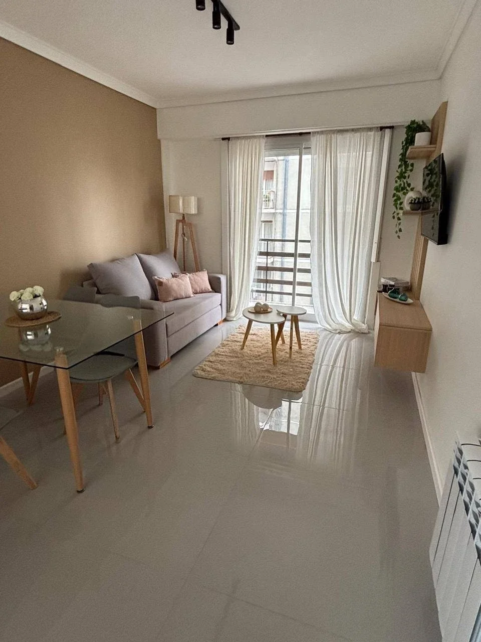 Venta departamento 3 ambientes con dependencia y Balcón. Punta Iglesia - Imagen 2