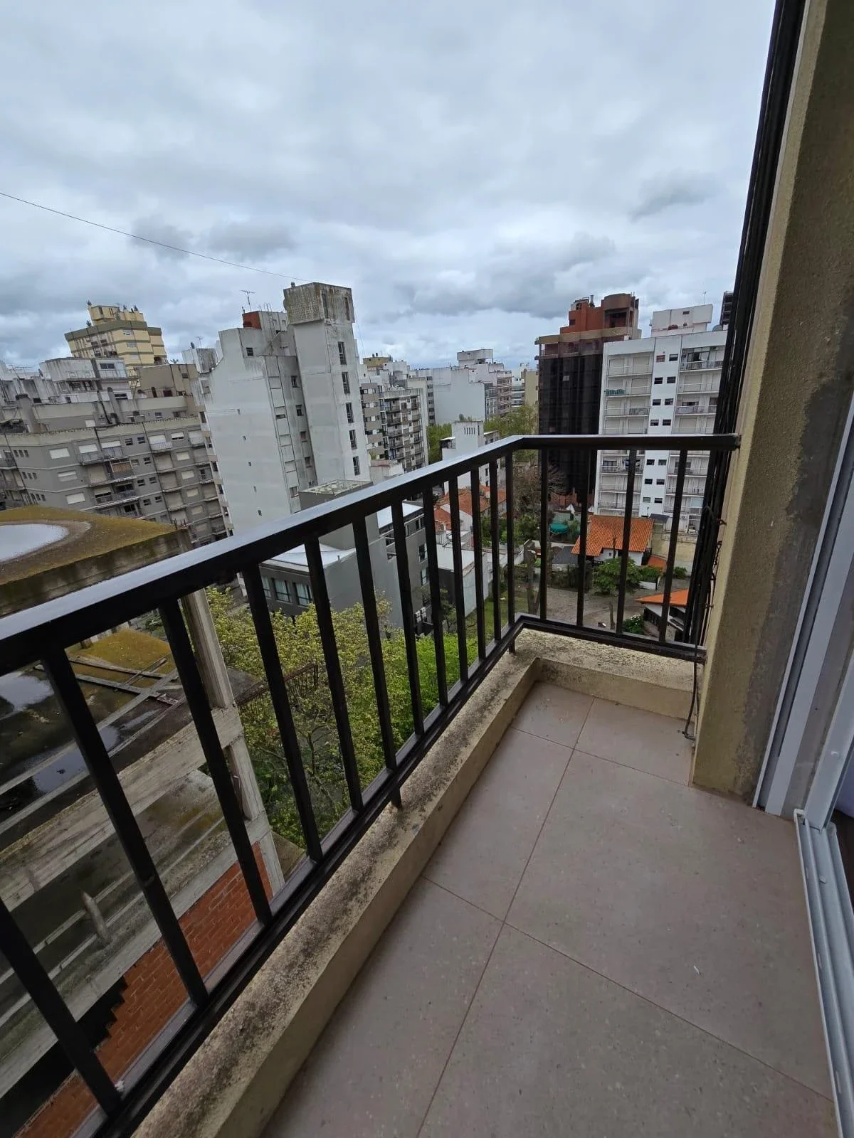Venta Departamento 2 ambientes con 2 balcones. Zona Chauvin - Imagen 3