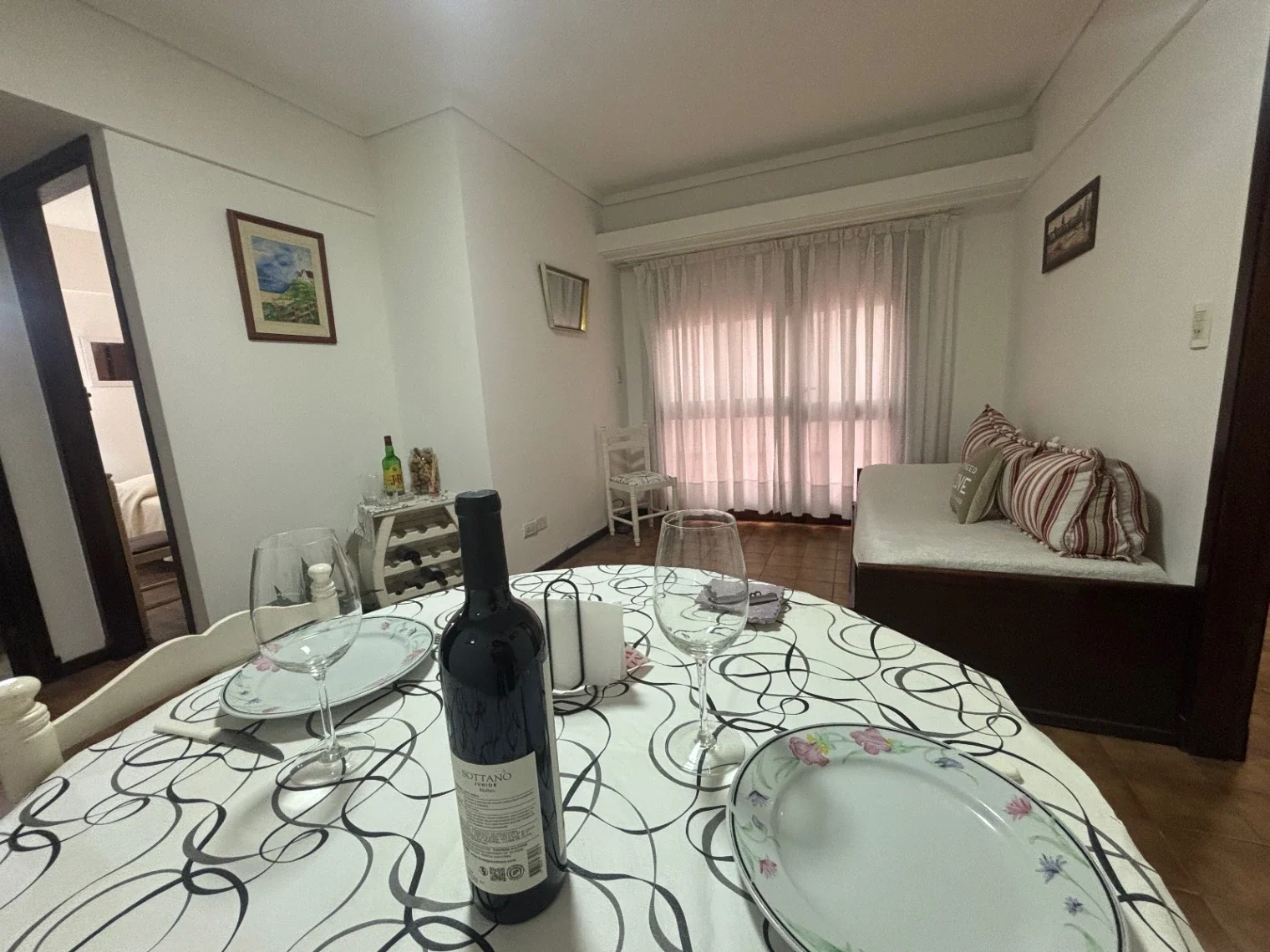 Venta Departamento 2 ambientes con Patio. Zona Plaza Colón - Imagen 4