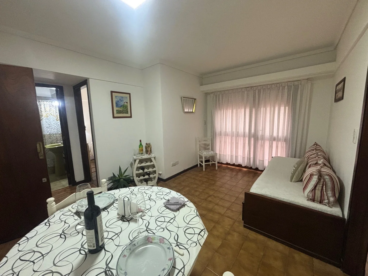 Venta Departamento 2 ambientes con Patio. Zona Plaza Colón - Imagen 3