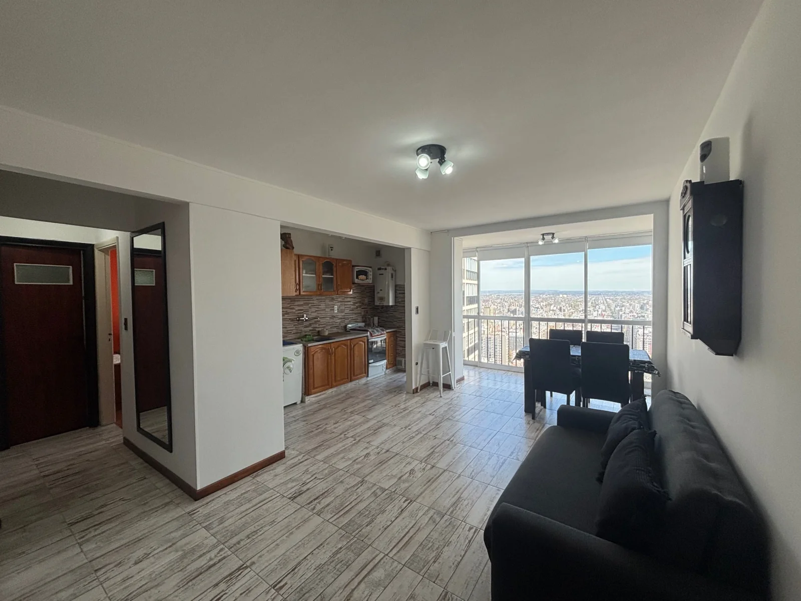 Venta Departamento 2 ambientes con Balcón vista al Mar y Cochera. Zona Güemes - Imagen 2