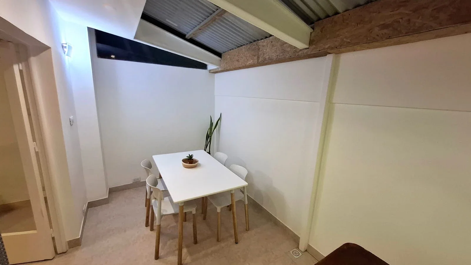 Venta Departamento 1 Ambiente y Medio con Patio. Zona Aldrey - Imagen 5