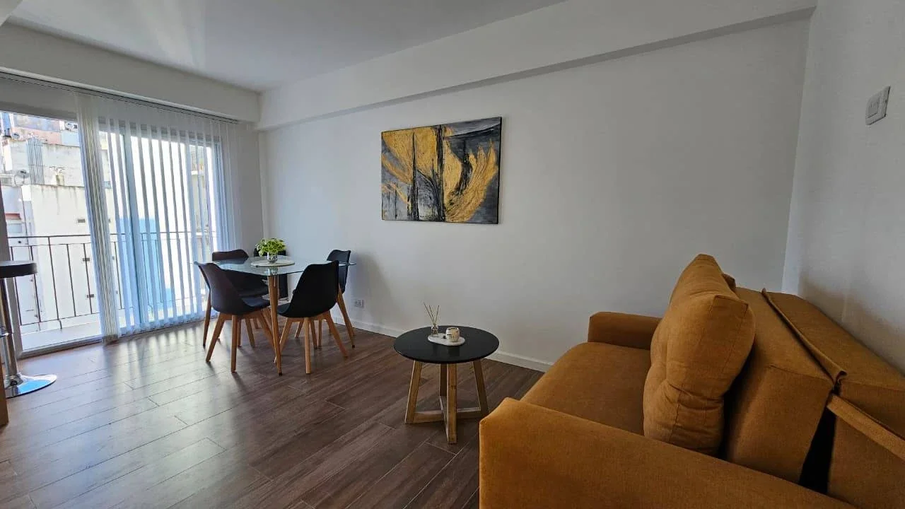 Venta Departamento 2 ambientes con Balcón y Parrilla. Zona plaza Colón - Imagen 2