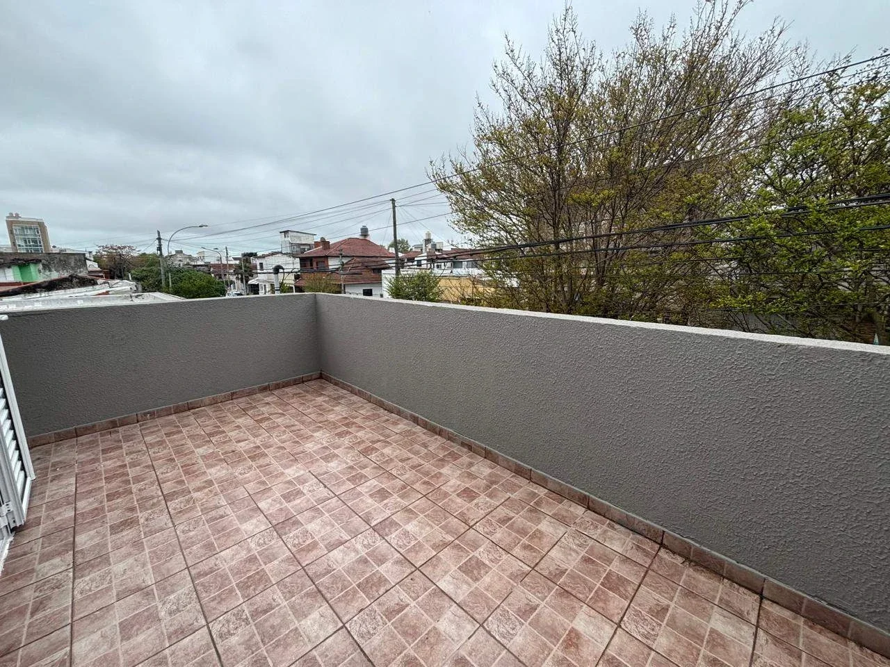 Alquiler 24 meses PH 2 ambientes con terraza y balcón. Gascón y Chaco - Imagen 4