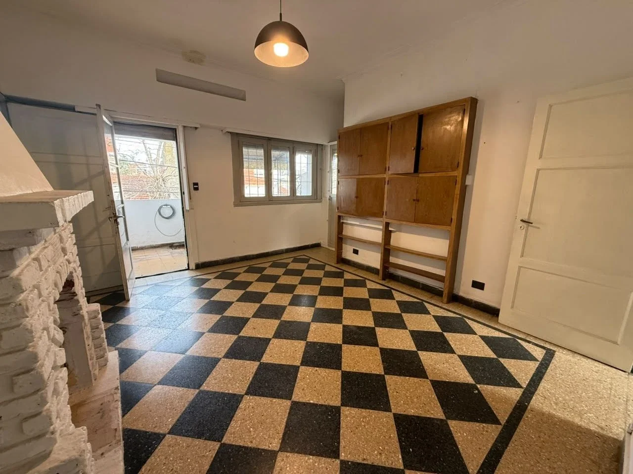Venta PH 3 ambientes Independiente. A reciclar. Zona San Jose - Imagen 2