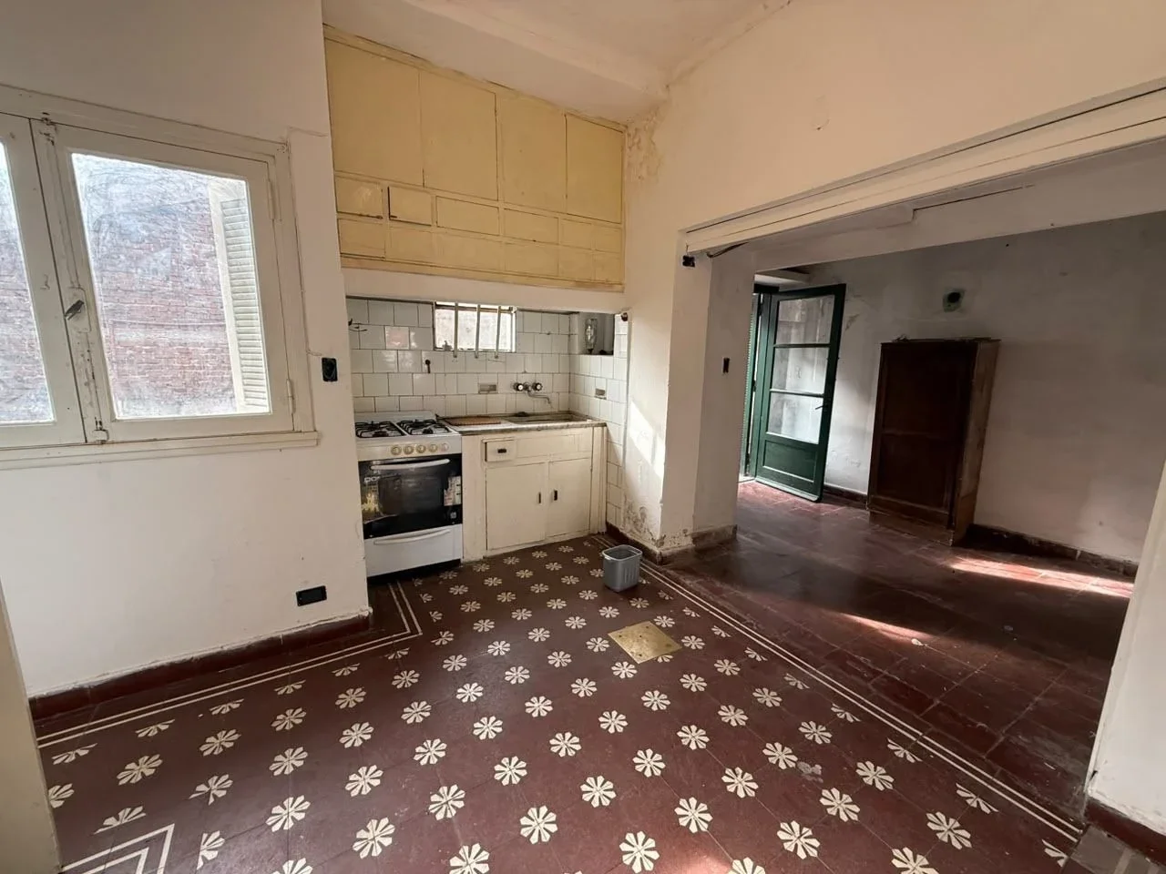 Venta PH 3 ambientes Independiente. A reciclar. Zona San Jose - Imagen 5