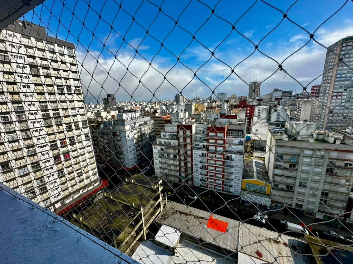 Venta Departamento 2 ambientes. Cochera y Vista Panorámica. Centro - Imagen 2