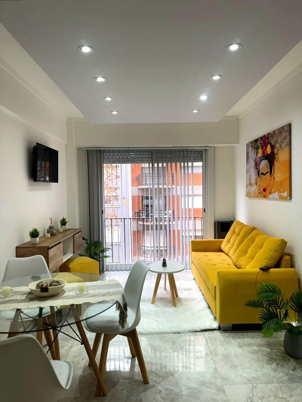 Venta Departamento 2 ambientes al Frente. Zona Plaza Colón - Imagen 2