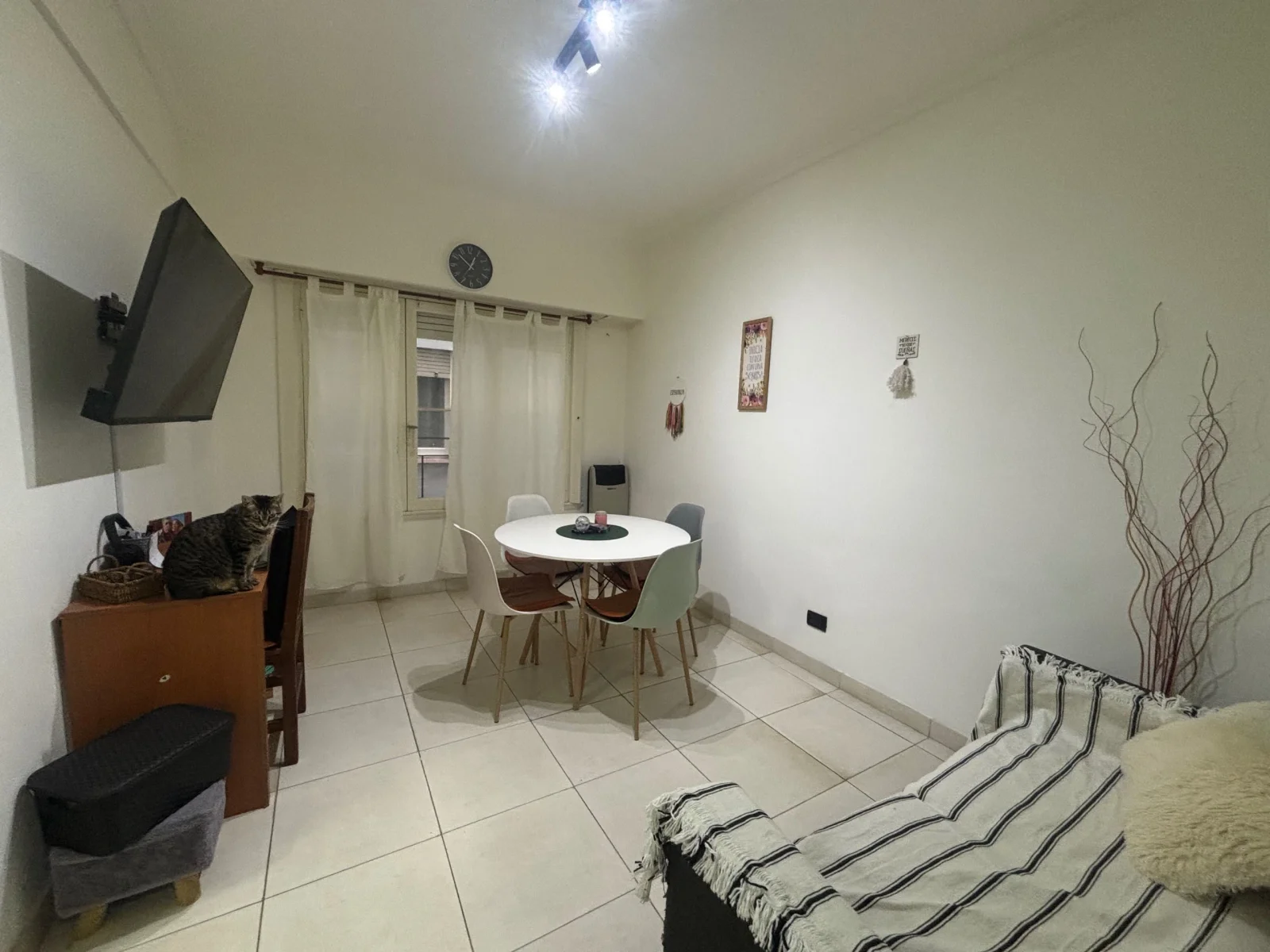 Venta Departamento 3 ambientes. Zona Hermitage - Imagen 2