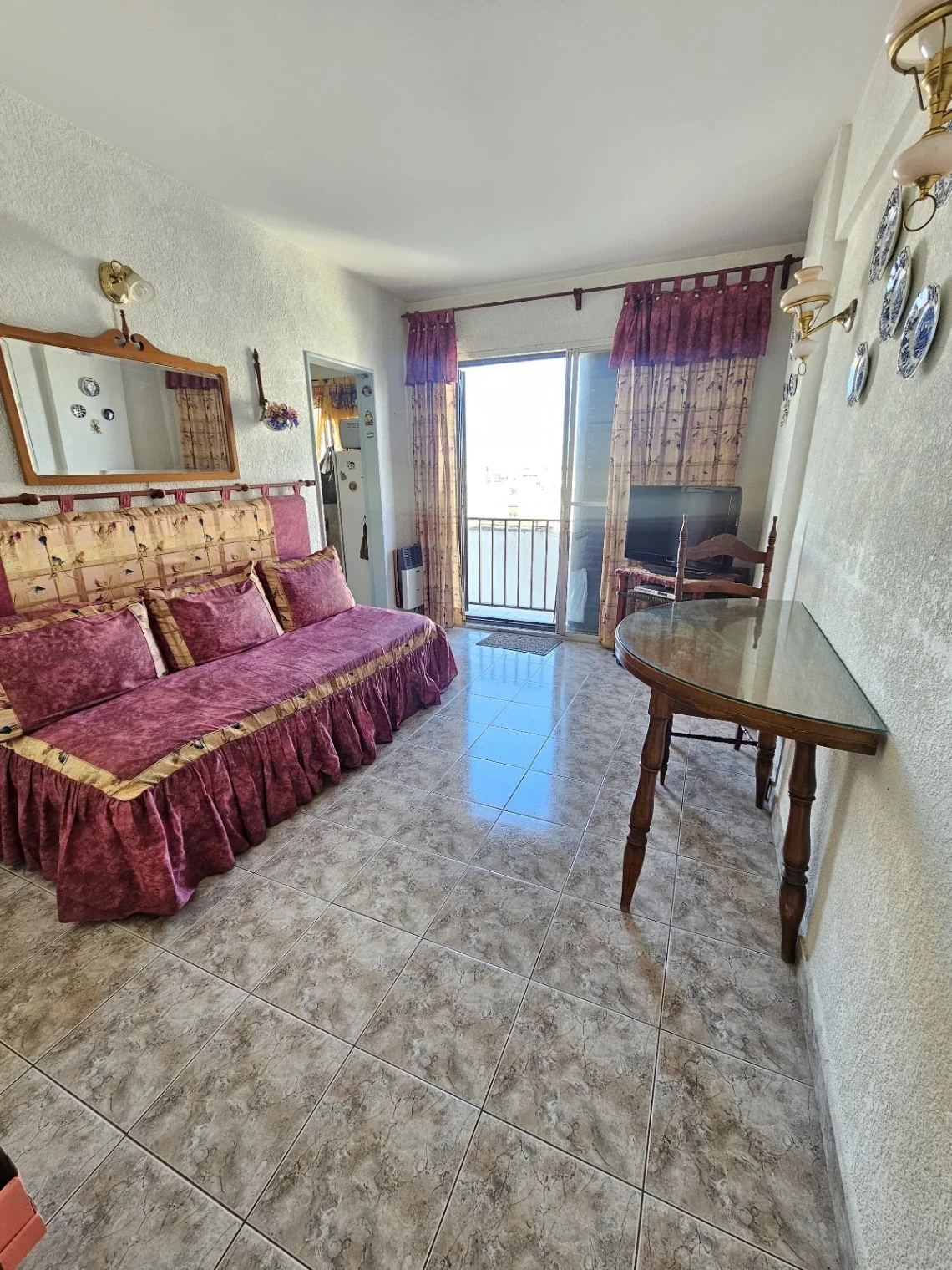 Venta Departamento 2 ambientes con Balcón y Vistas. Zona Plaza Colón - Imagen 2