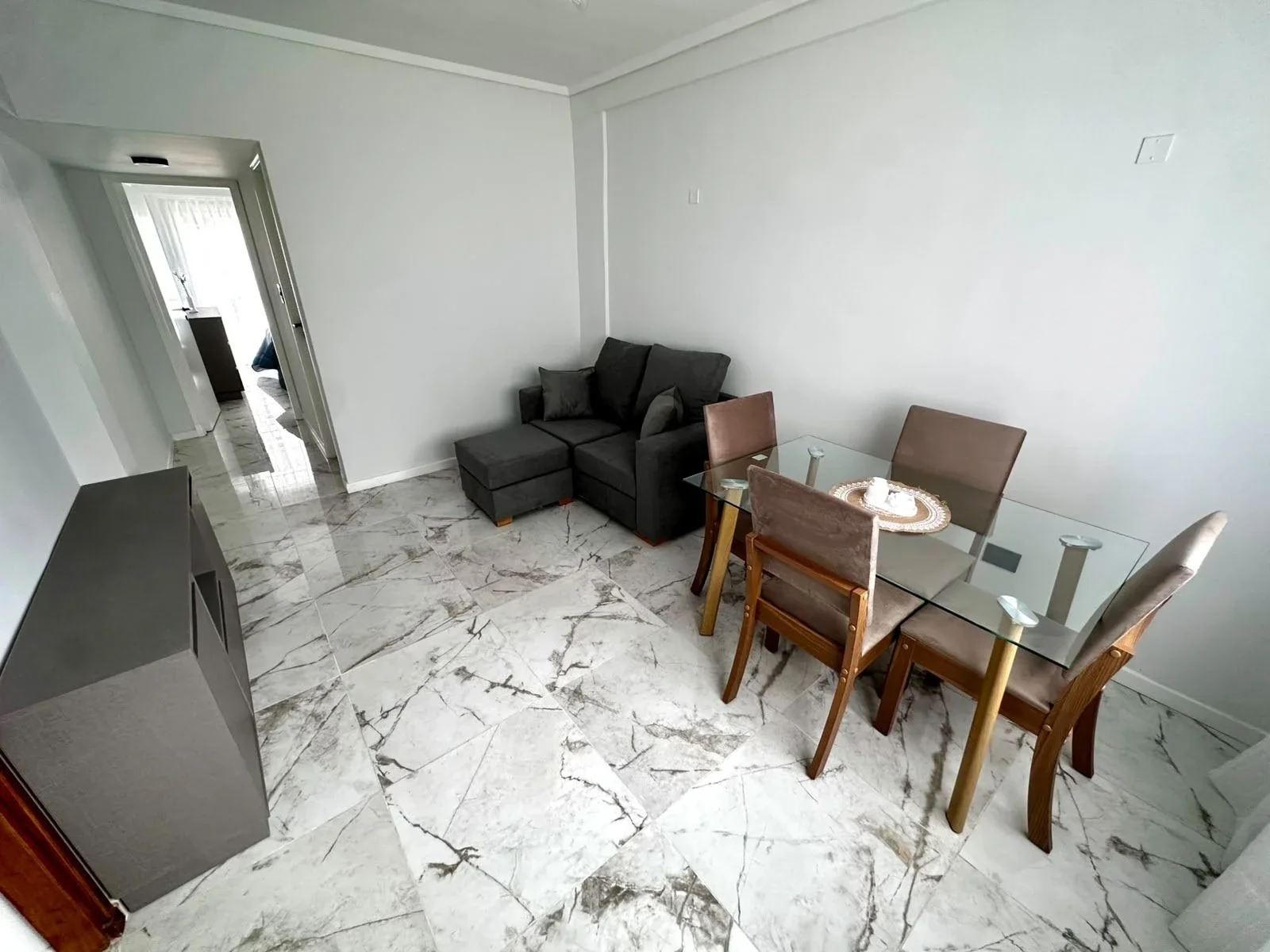 Venta Departamento 2 ambientes con Cochera. Zona Aldrey - Imagen 2