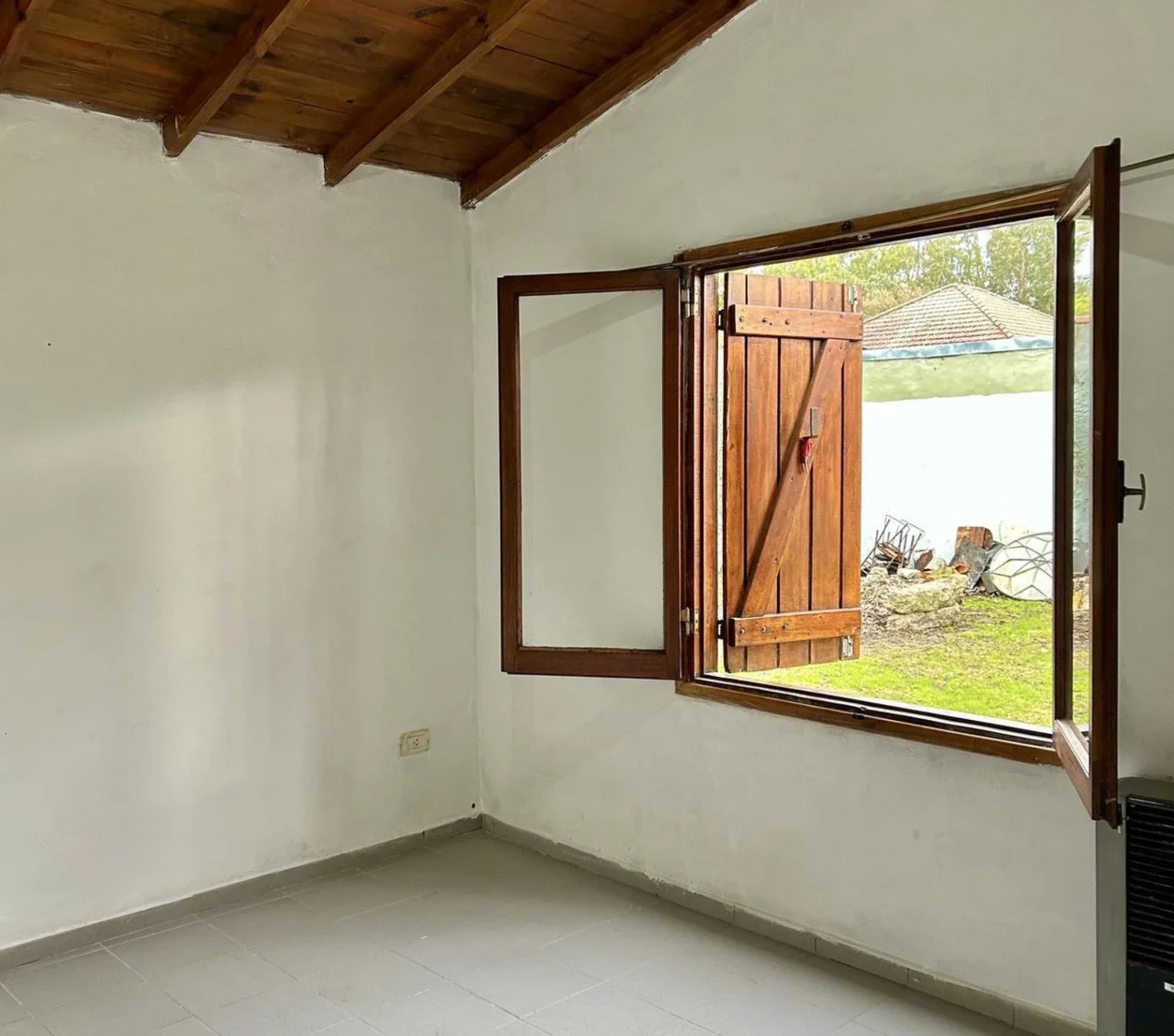 Venta 2 Viviendas en Amplio Lote. Zona Alfar - Imagen 3