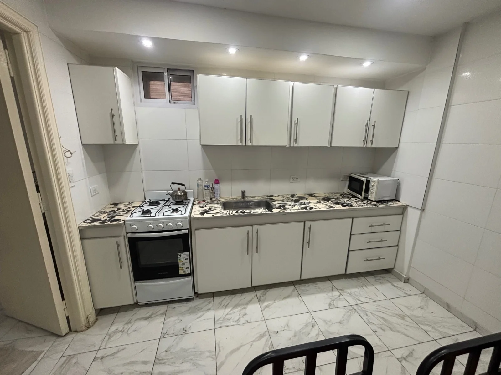 Alquiler 24 meses Departamento 3 ambientes con Patio. Zona Centro - Imagen 4