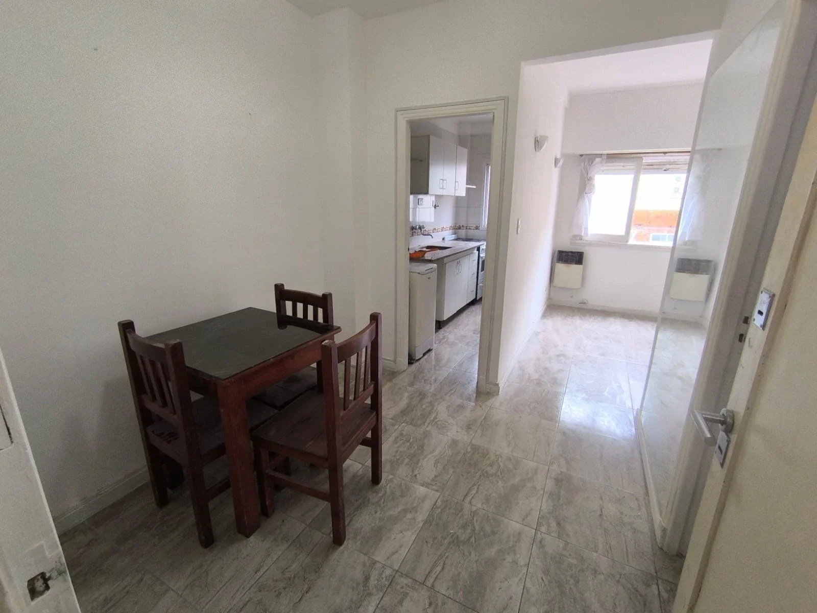 Alquiler 24 meses. Departamento 1 ambiente desplazado. Zona centro - Imagen 2