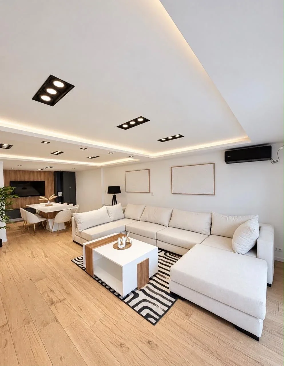 Venta Departamento 4 ambientes con Dependencia Cochera y Baulera. Plaza Colón - Imagen 3