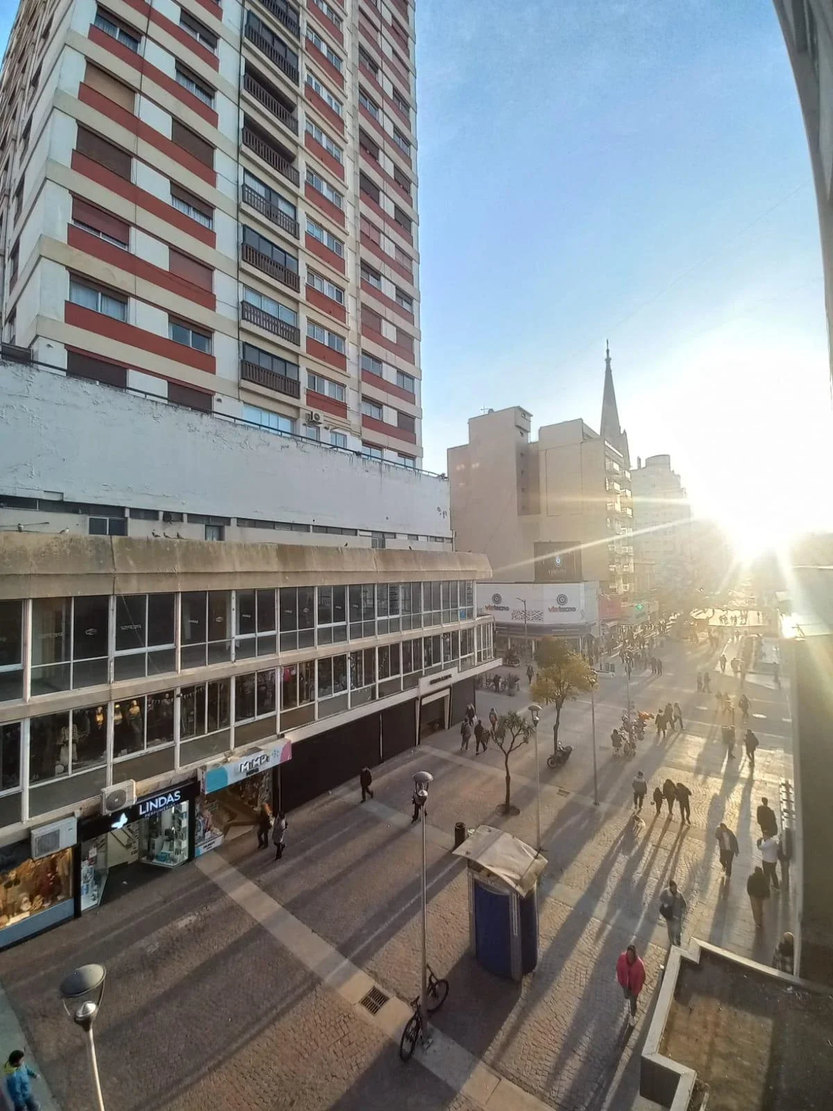 Venta Departamento 3 ambientes con Balcón al frente. Zona Centro. - Imagen 2