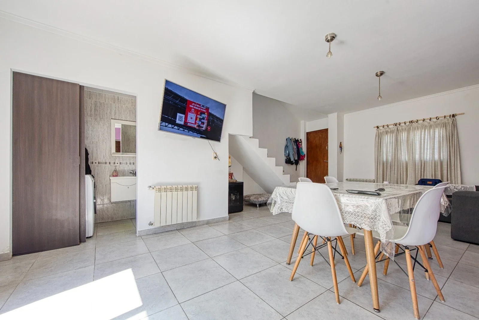 Venta Casa en PH 4 ambientes Independiente y con Parque. Barrio San Cayetano - Imagen 2