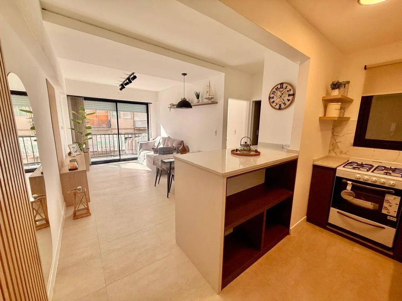 Venta Departamento 2 ambientes con balcón corrido. Zona Centro - Imagen 4