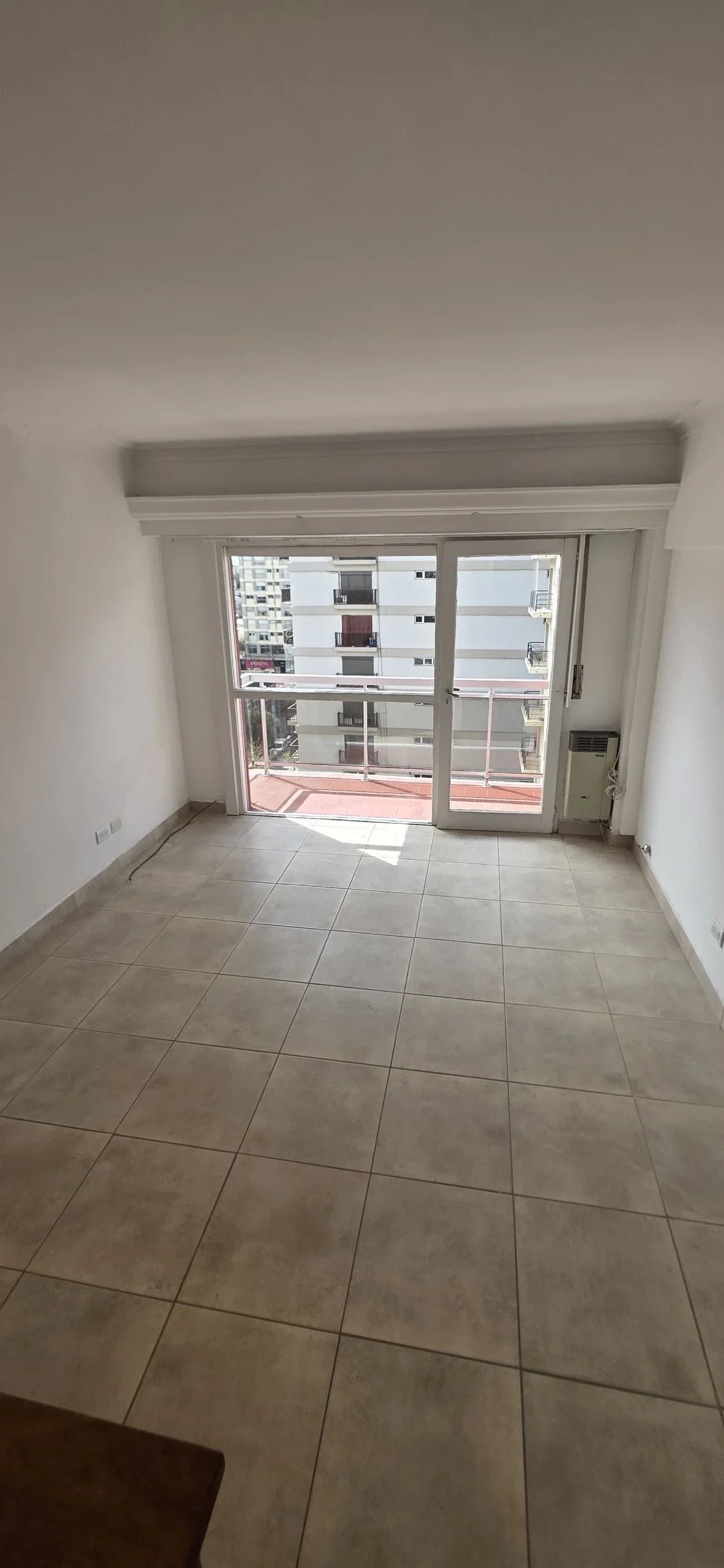 Venta Departamento 2 ambientes con Dependencia y Balcón. Zona Macrocentro - Imagen 1