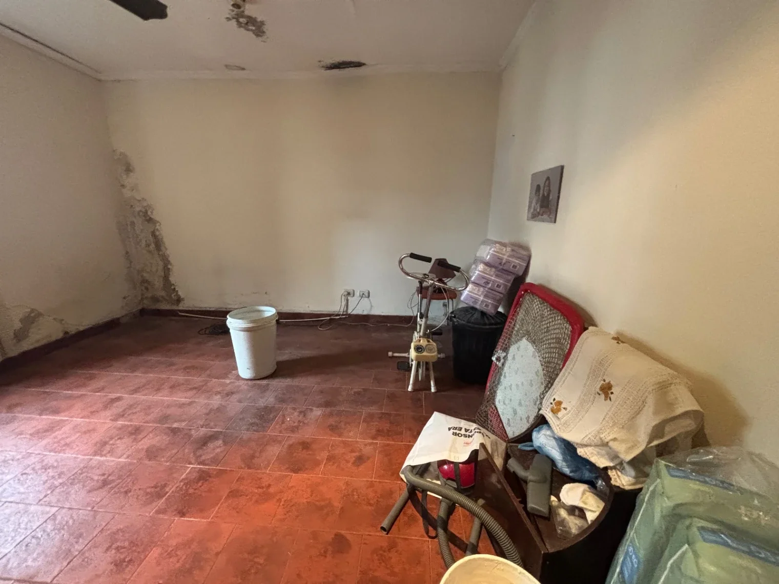 Venta Casa a Reciclar. Gran Lote. Zona San Jose - Imagen 5
