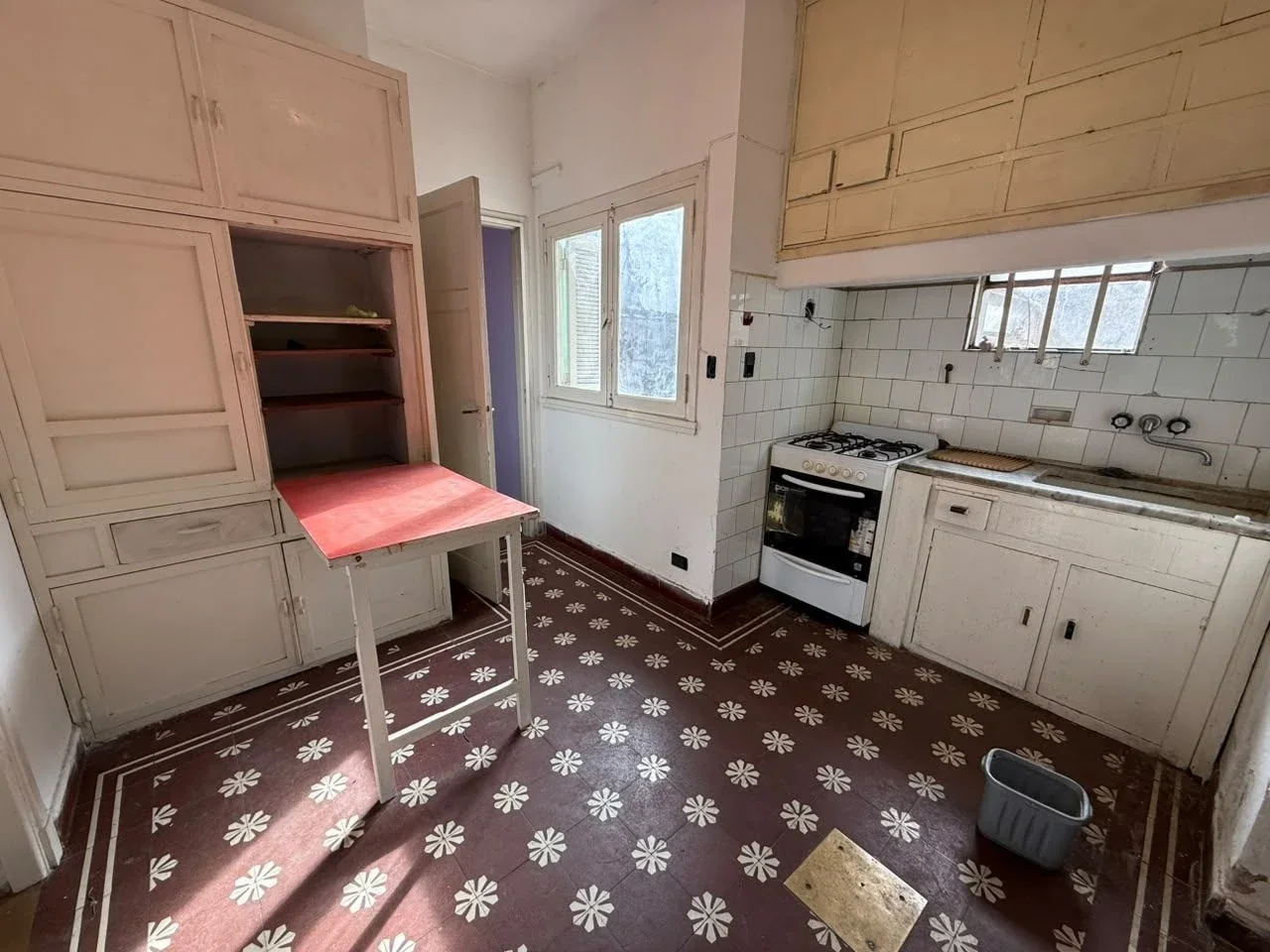 Venta PH 3 ambientes Independiente. A reciclar. Zona San Jose - Imagen 4
