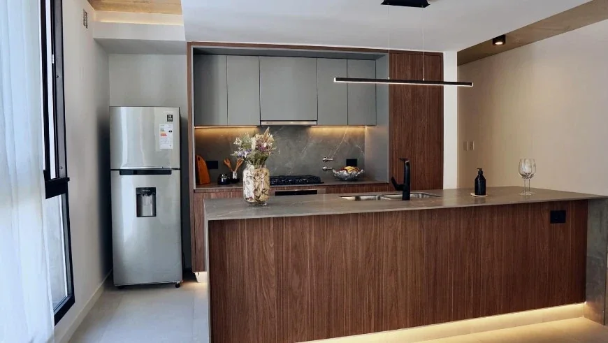 SEMIPISO EN VENTA a estrenar- 2 dorm. c/Balcón + Cochera - Brown 2058, Rosario - Imagen 2