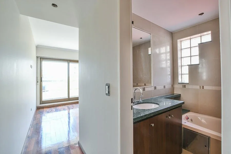 EN VENTA - PISO EXCLUSIVO  3 dorm. + AMPLIO Balcón - Ayacucho al 1100, Rosario - Imagen 5