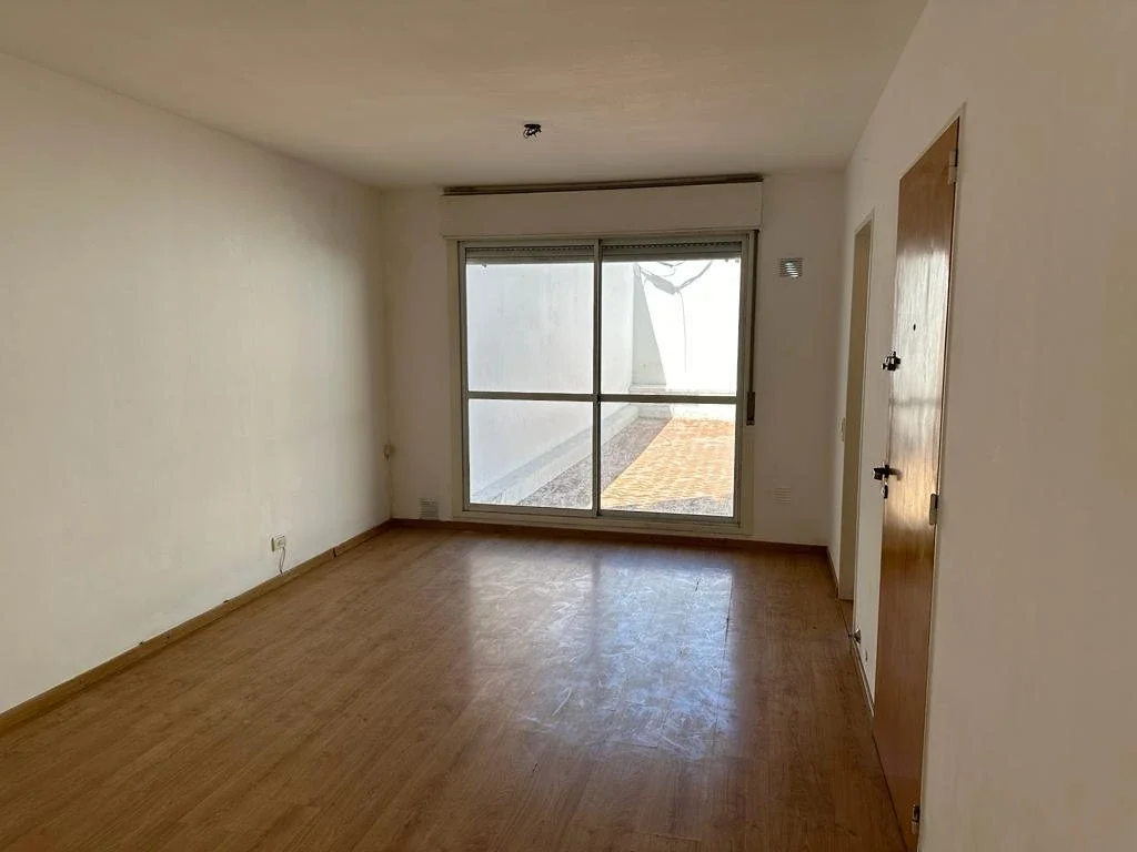 EN VENTA Departamento 2 dorm con PATIO EXCLUSIVO - 3 de febrero al 500, Rosario - Imagen 1