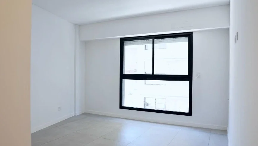 EN VENTA - SEMIPISO de 2 dorm. + Balcón al frente!! - Brown al 2000, Rosario - Imagen 1