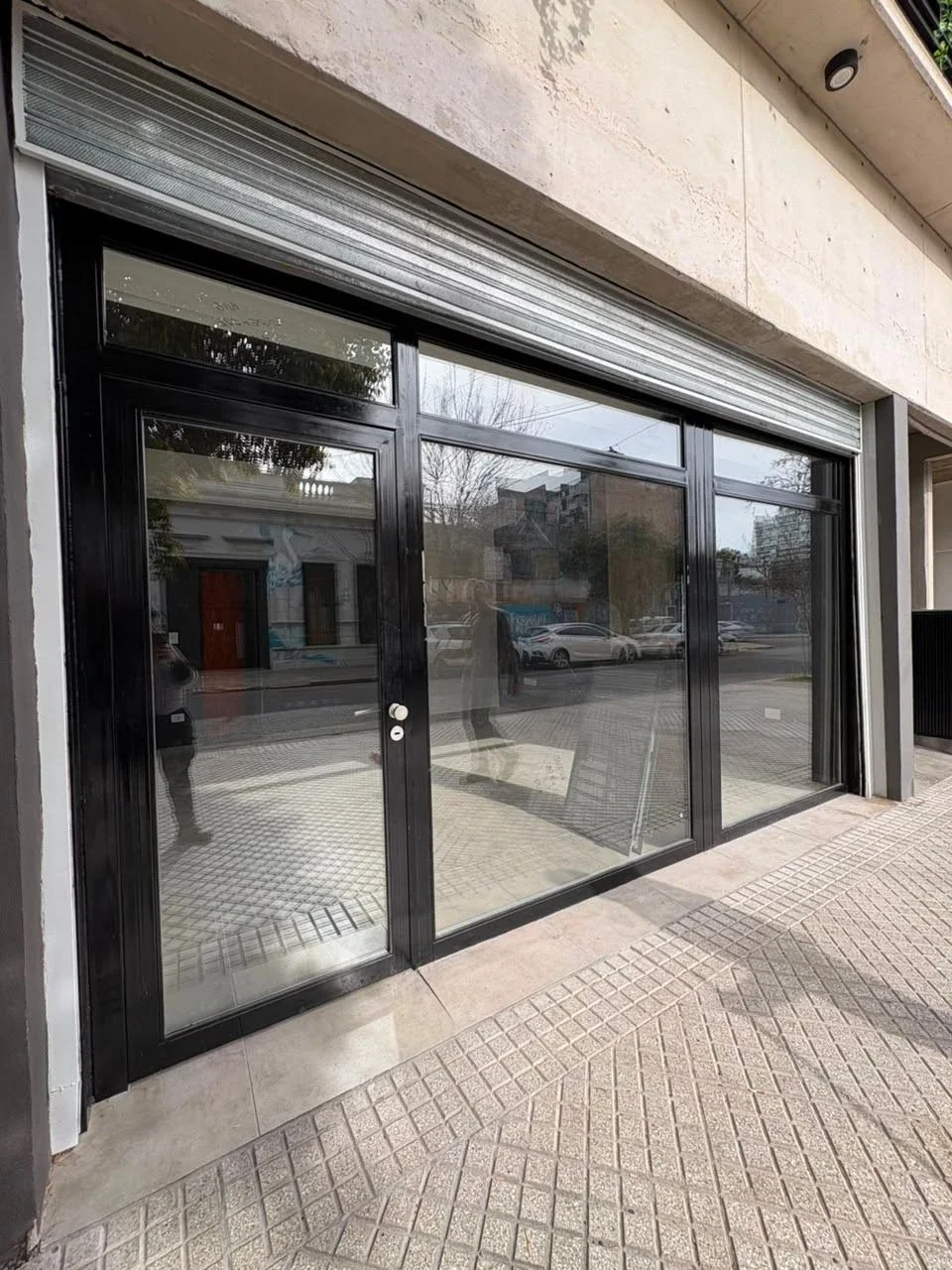 En VENTA- LOCAL COMERCIAL al frente - Montevideo al 1800, Barrio Parque, Rosario - Imagen 1