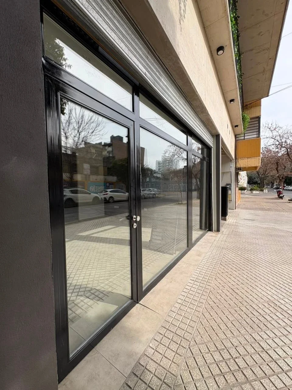 En VENTA- LOCAL COMERCIAL al frente - Montevideo al 1800, Barrio Parque, Rosario - Imagen 4