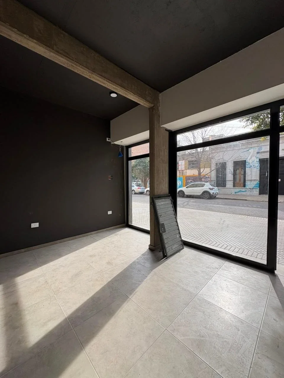 En VENTA- LOCAL COMERCIAL al frente - Montevideo al 1800, Barrio Parque, Rosario - Imagen 3
