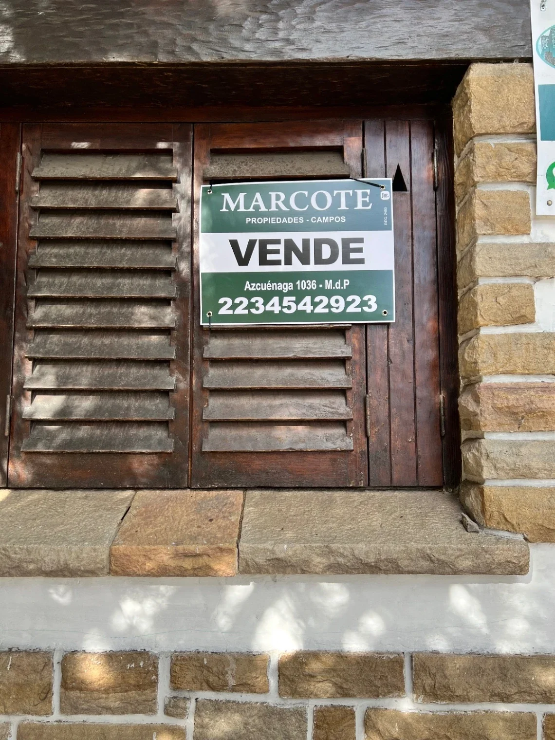 Chalet en venta c/ cochera en Macrocentro - Imagen 2