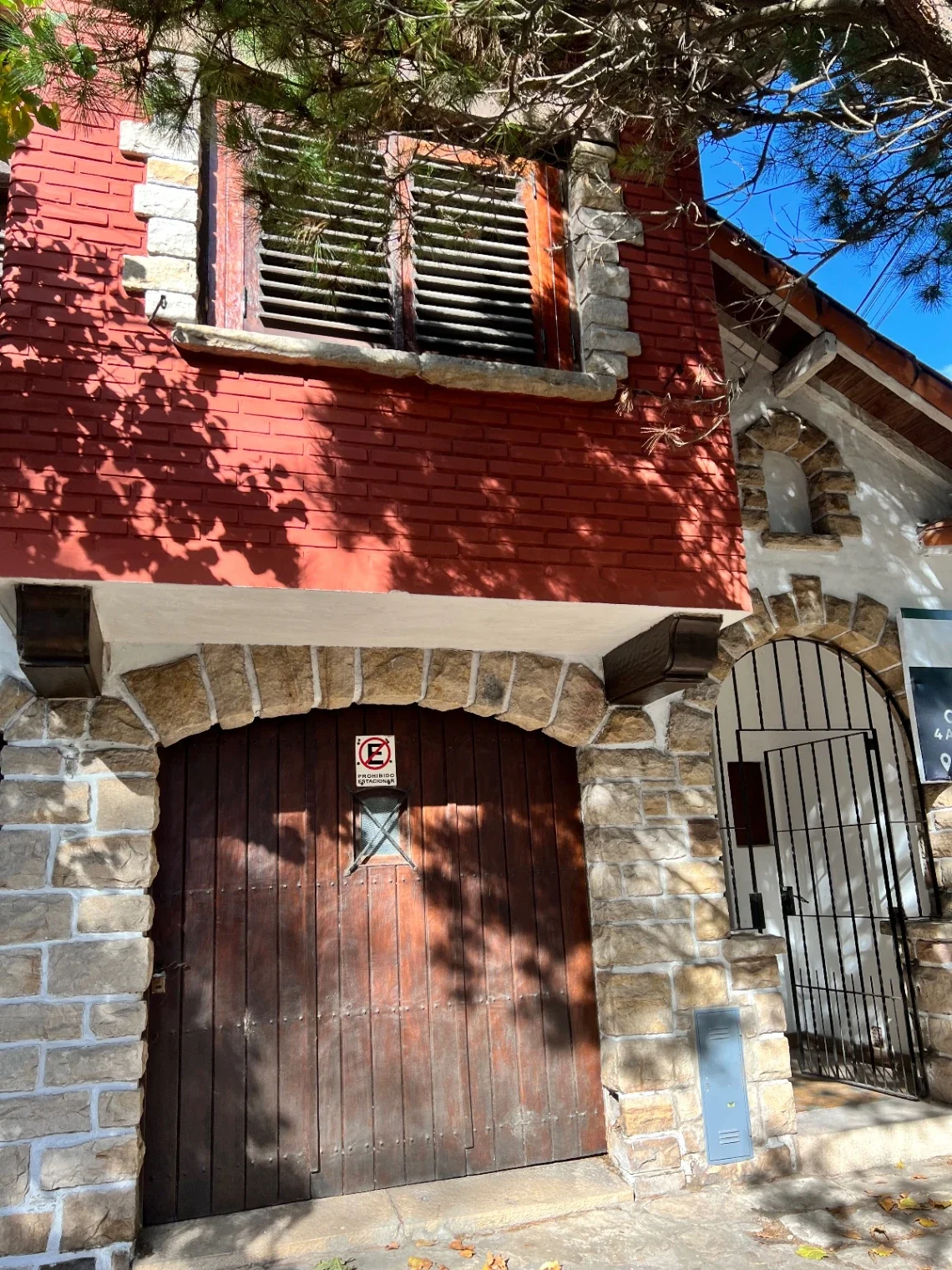 Chalet en venta c/ cochera en Macrocentro - Imagen 1