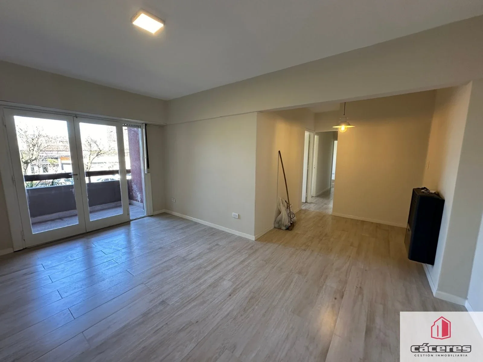 Departamento en alquiler de 3 dormitorios c/ cochera en Caisamar - Imagen 1