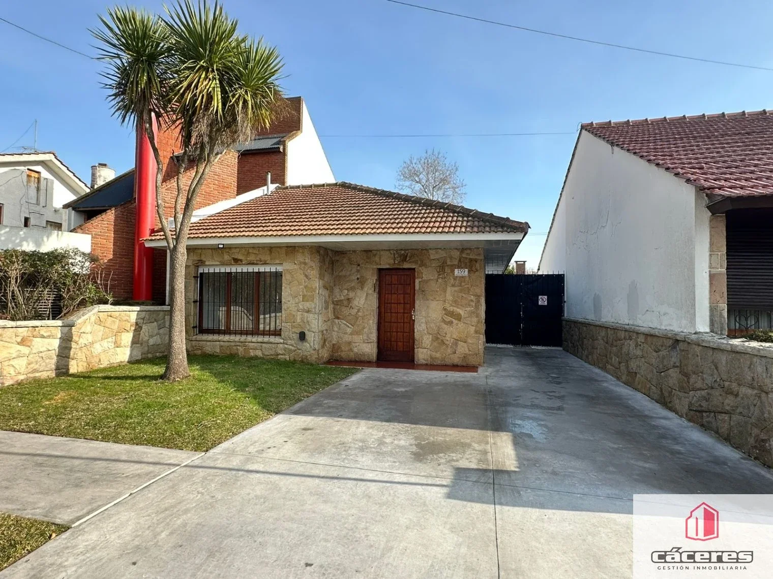 Chalet en alquiler c/ cochera y quincho en Parque Luro - Imagen 3