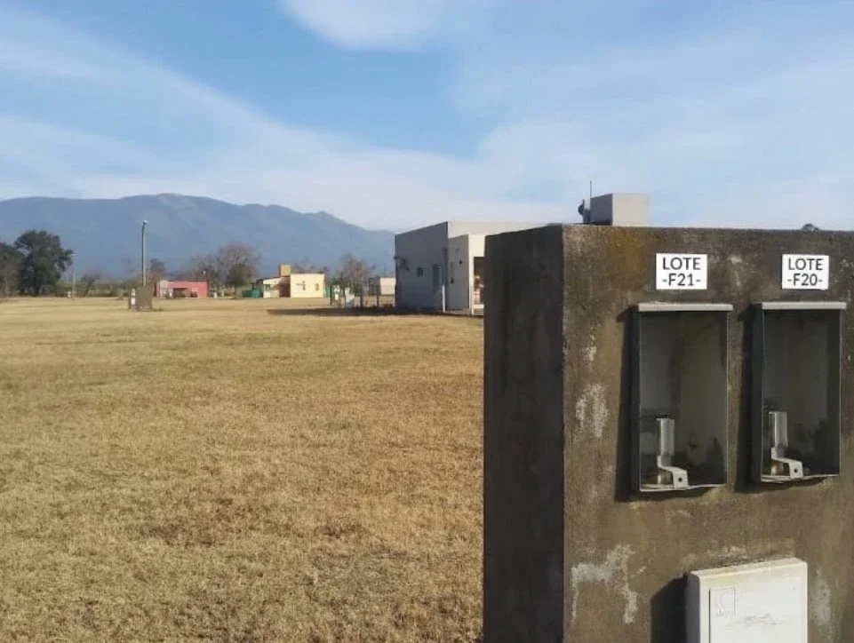 Lote en Venta 463m2 (15,44 x 30Mts.) int. Country Labradores, Ruta 9, Tafí Viejo - Imagen 2
