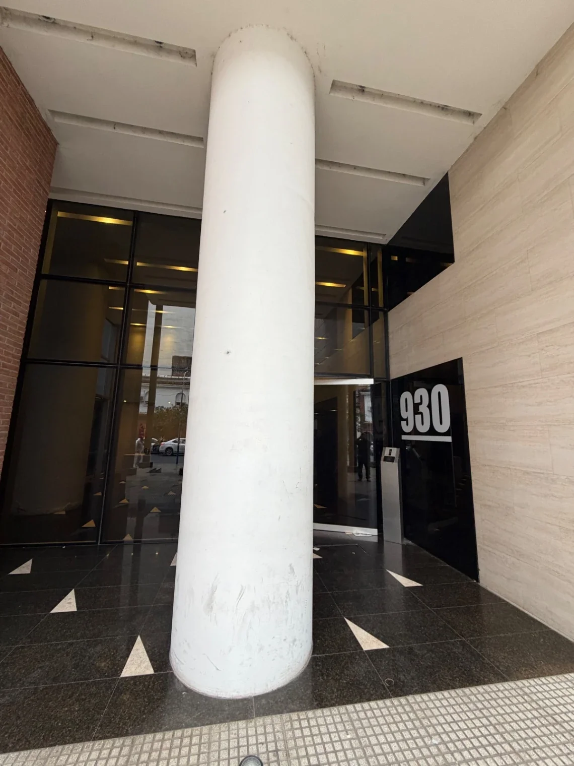 Oficina en Venta Piso 19 frente San Martín 930 SMT. Escritura. Apto Crédito. Op. - Imagen 2