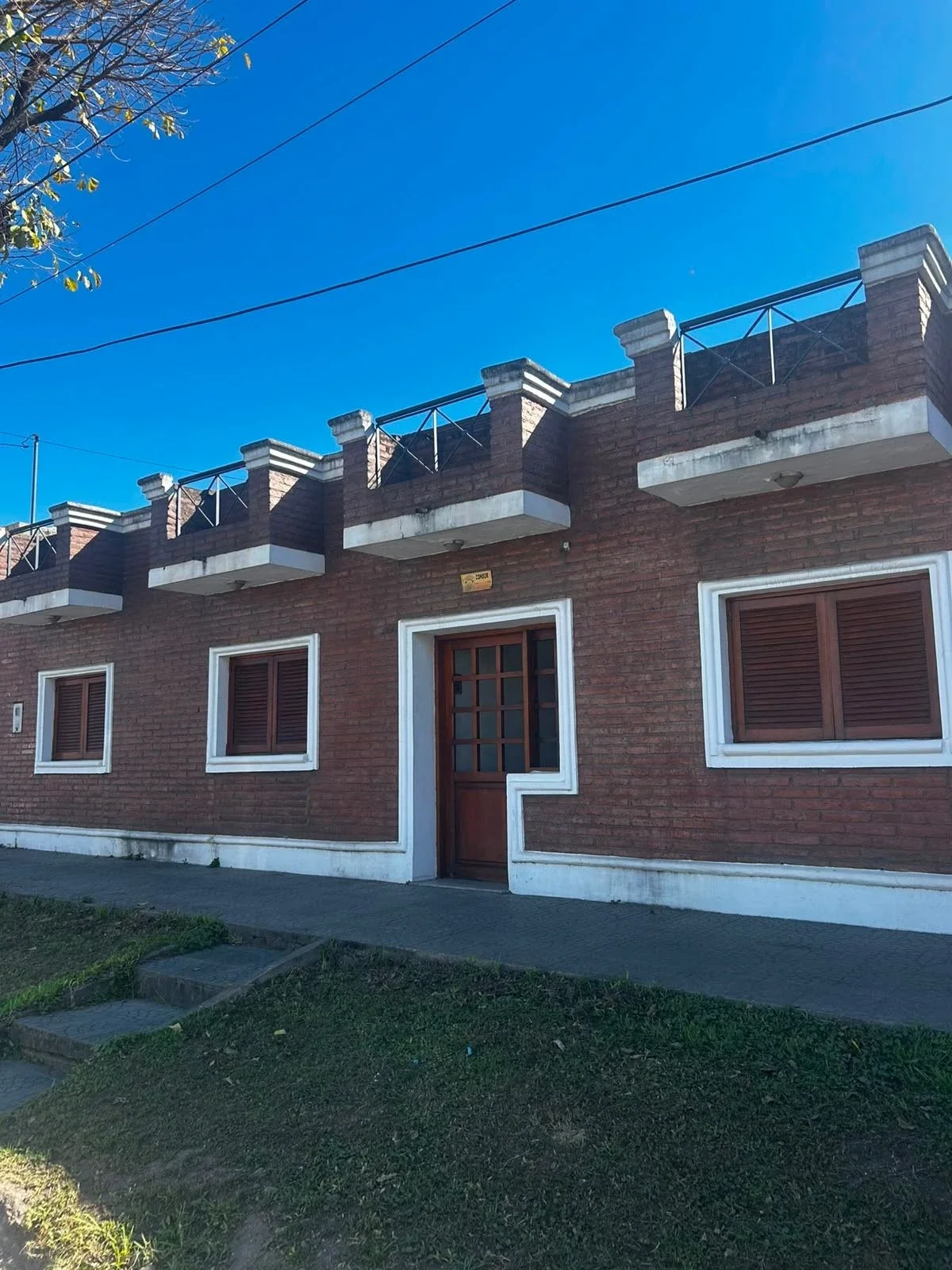 Casa en venta c/ cochera en Otros Barrios - Imagen 1