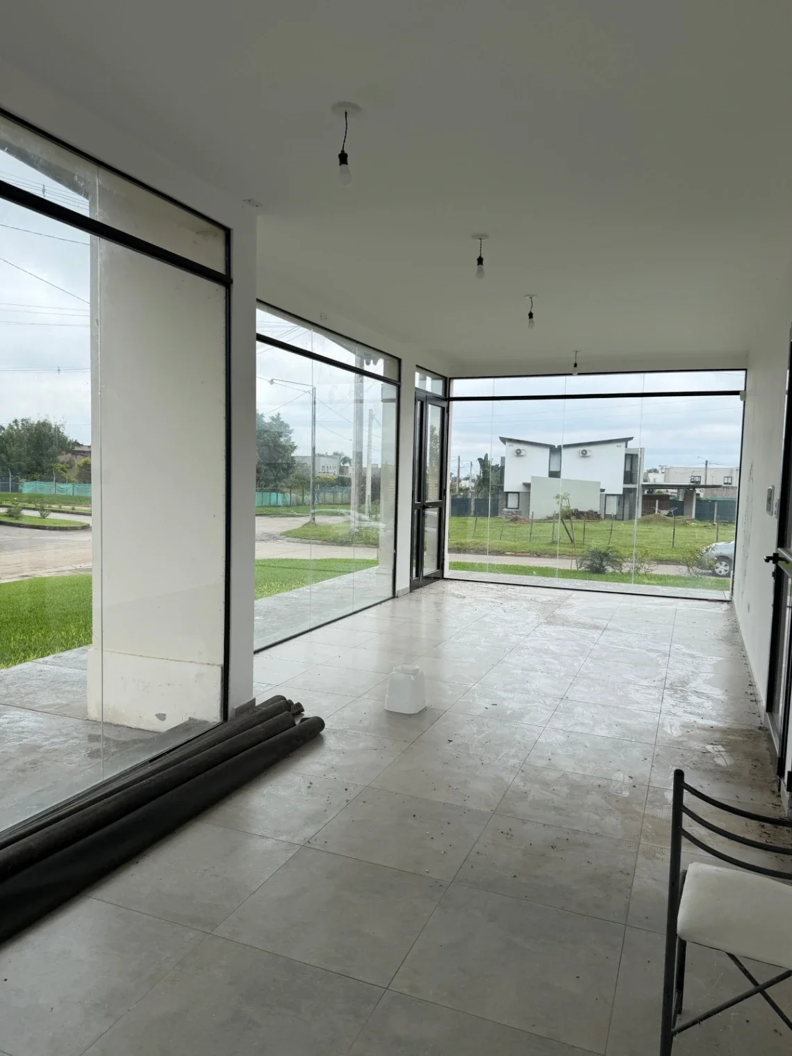 Local comercial esquina PB en Alquiler ubicado 38M2 Rojas Paz & Anta Muerta YB - Imagen 3