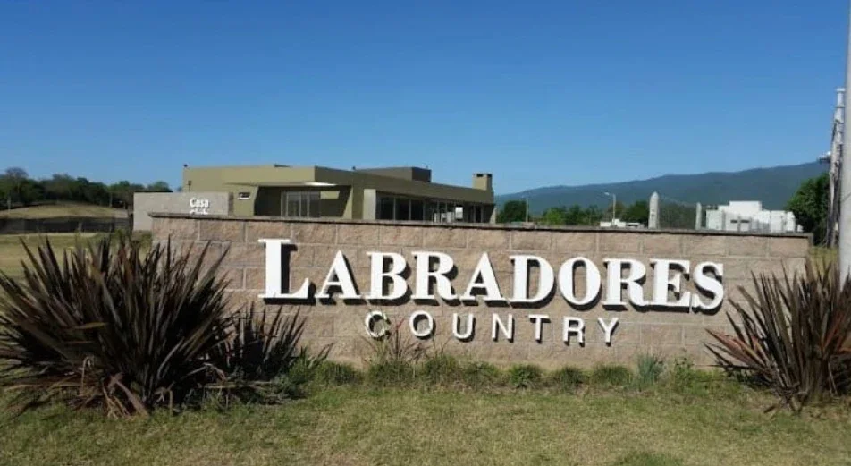 Lote en Venta 463m2 (15,44 x 30Mts.) int. Country Labradores, Ruta 9, Tafí Viejo - Imagen 3