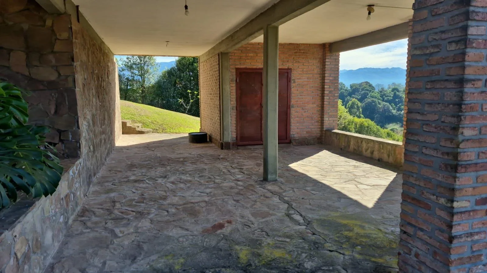 Casa en venta c/ cochera en Otros Barrios - Imagen 1
